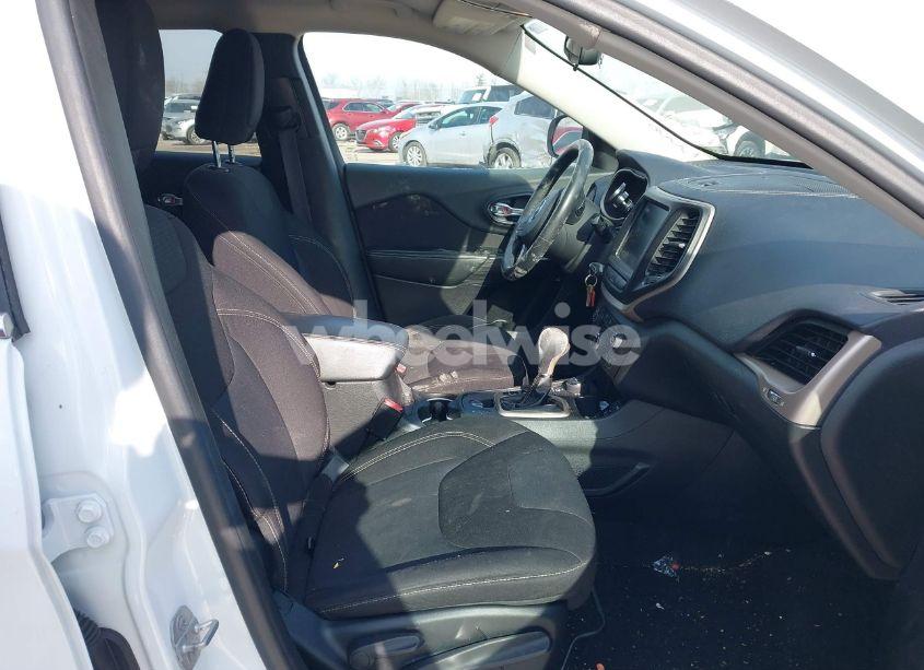 Photo 5 of 2015 Jeep Cherokee LATITUDE (VIN 1C4PJMCB8FW529489)