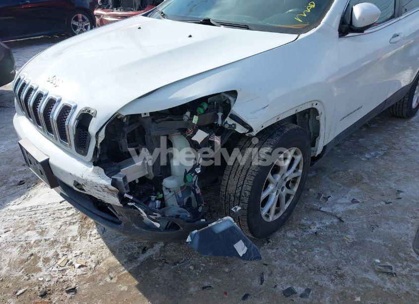 Photo 6 of 2015 Jeep Cherokee LATITUDE (VIN 1C4PJMCB8FW529489)