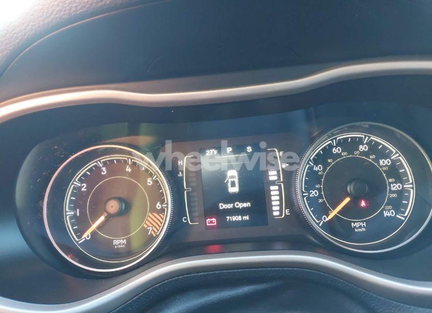 Photo 7 of 2015 Jeep Cherokee LATITUDE (VIN 1C4PJMCB8FW534479)