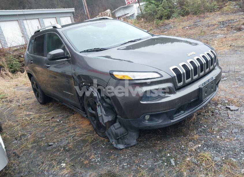2015 Jeep Cherokee LATITUDE (VIN 1C4PJMCB8FW594231) main photo