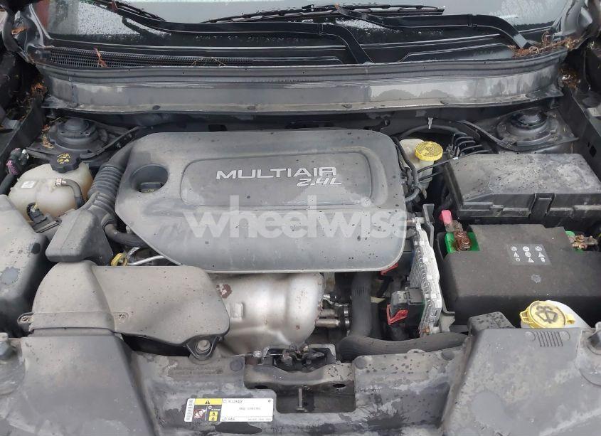 Photo 10 of 2015 Jeep Cherokee LATITUDE (VIN 1C4PJMCB8FW594231)