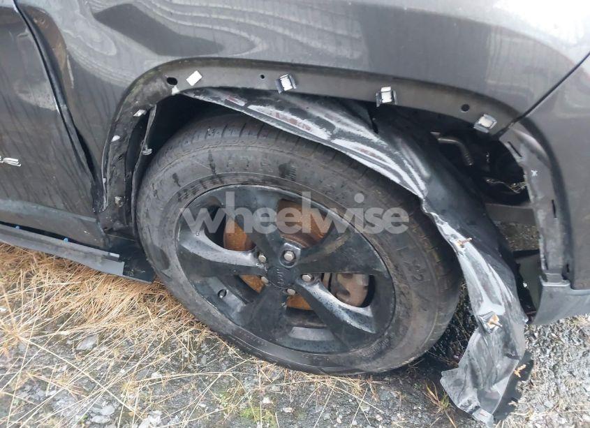 Photo 6 of 2015 Jeep Cherokee LATITUDE (VIN 1C4PJMCB8FW594231)