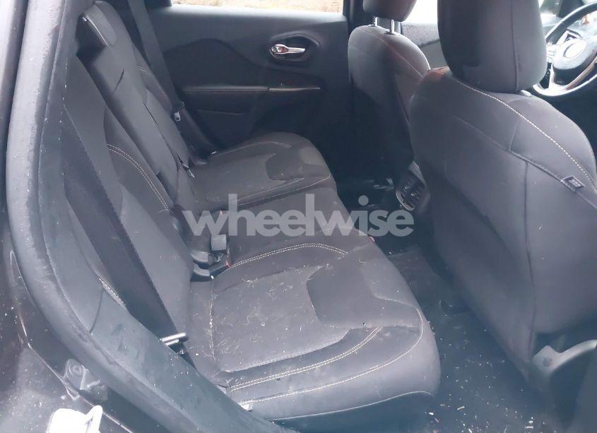 Photo 8 of 2015 Jeep Cherokee LATITUDE (VIN 1C4PJMCB8FW594231)