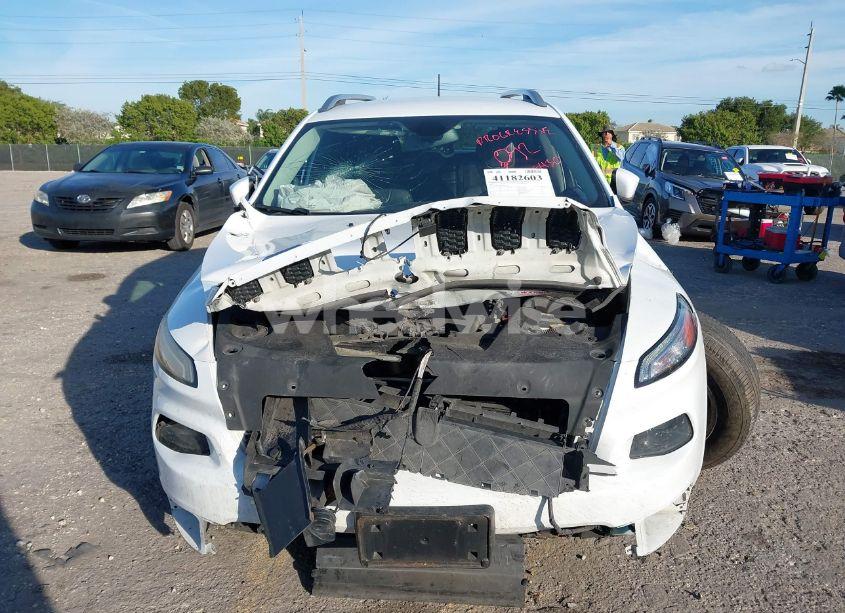 Photo 12 of 2015 Jeep Cherokee LATITUDE (VIN 1C4PJMCB8FW610430)