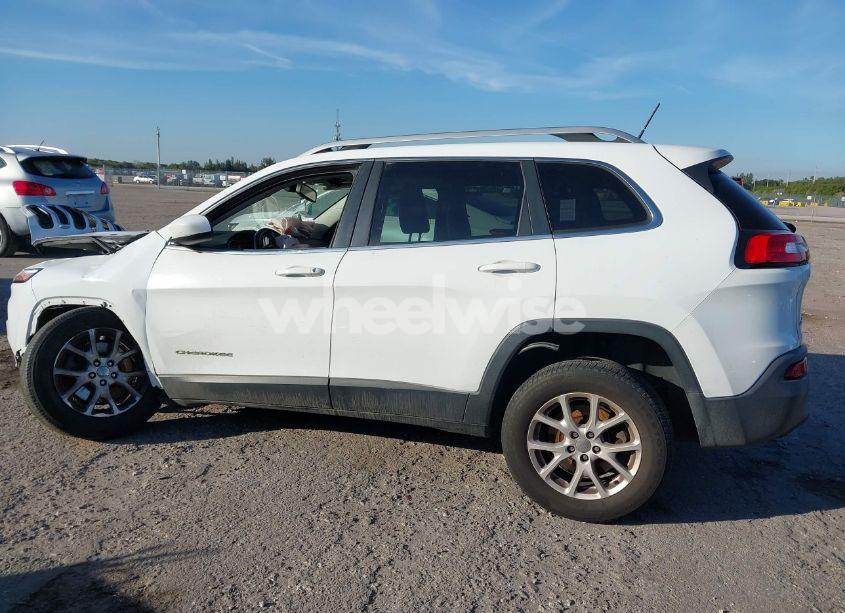 Photo 14 of 2015 Jeep Cherokee LATITUDE (VIN 1C4PJMCB8FW610430)