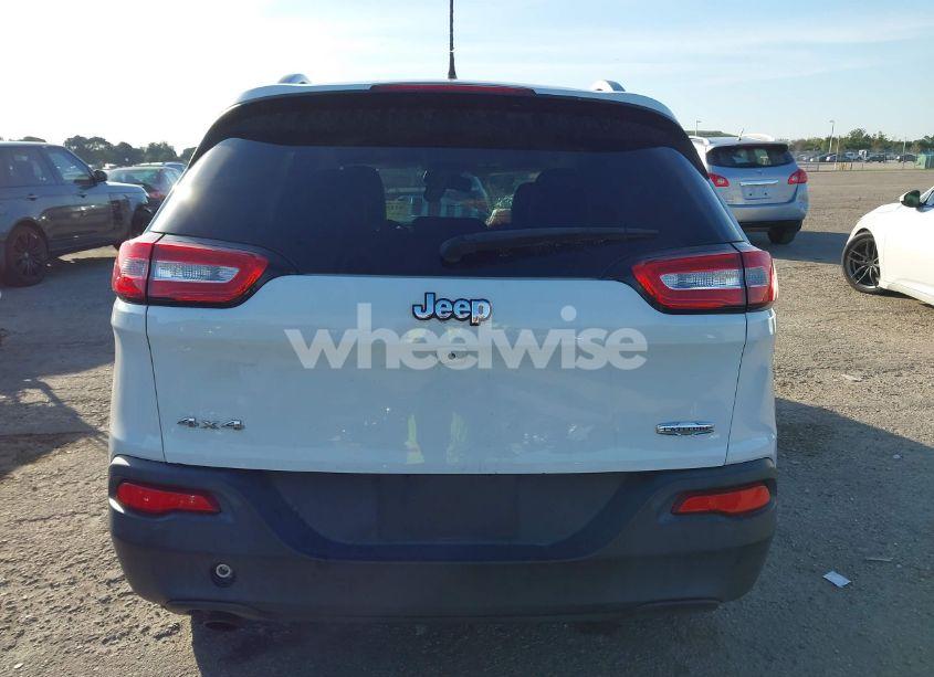 Photo 16 of 2015 Jeep Cherokee LATITUDE (VIN 1C4PJMCB8FW610430)