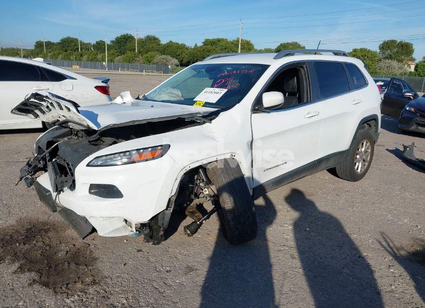 Photo 2 of 2015 Jeep Cherokee LATITUDE (VIN 1C4PJMCB8FW610430)