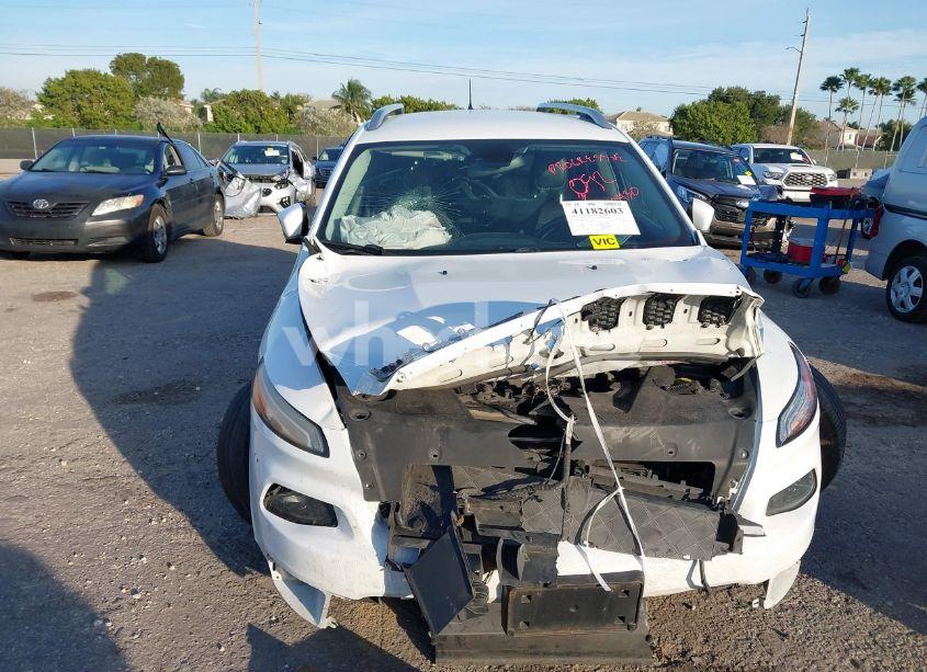 Photo 6 of 2015 Jeep Cherokee LATITUDE (VIN 1C4PJMCB8FW610430)