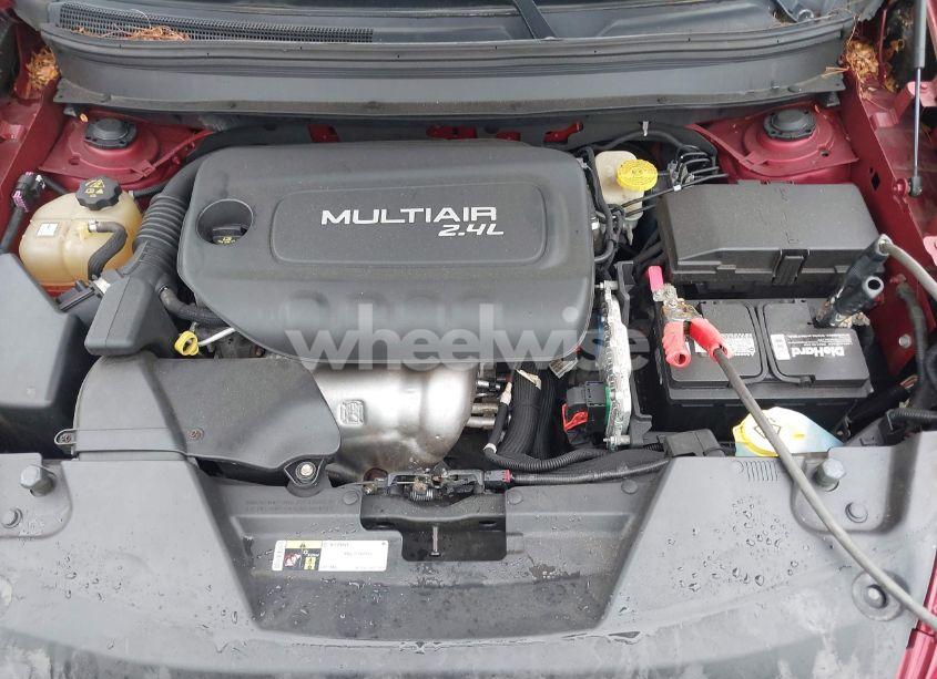 Photo 10 of 2015 Jeep Cherokee LATITUDE (VIN 1C4PJMCB8FW614686)