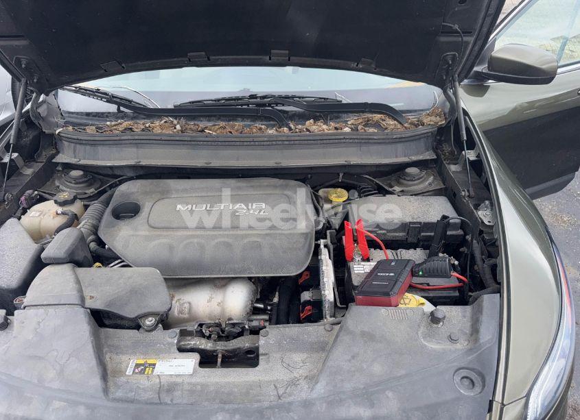 Photo 10 of 2015 Jeep Cherokee LATITUDE (VIN 1C4PJMCB8FW635828)