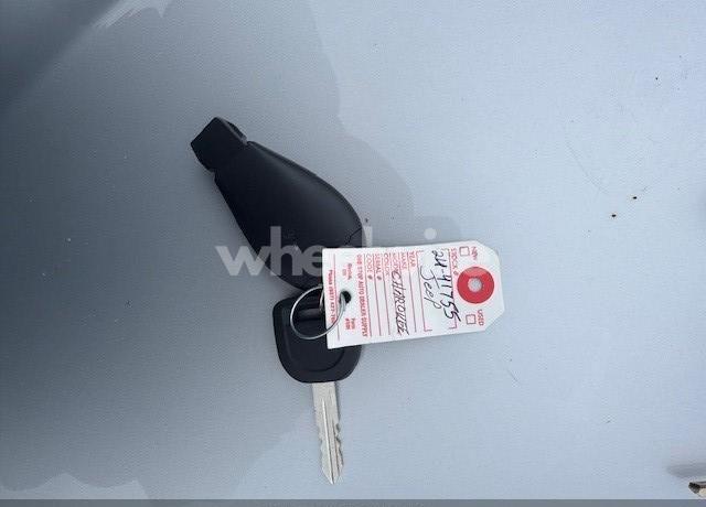 Photo 11 of 2015 Jeep Cherokee LATITUDE (VIN 1C4PJMCB8FW635828)