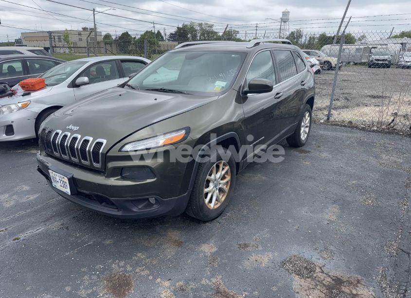 Photo 2 of 2015 Jeep Cherokee LATITUDE (VIN 1C4PJMCB8FW635828)