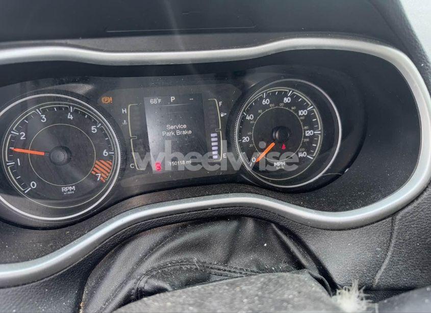 Photo 7 of 2015 Jeep Cherokee LATITUDE (VIN 1C4PJMCB8FW635828)