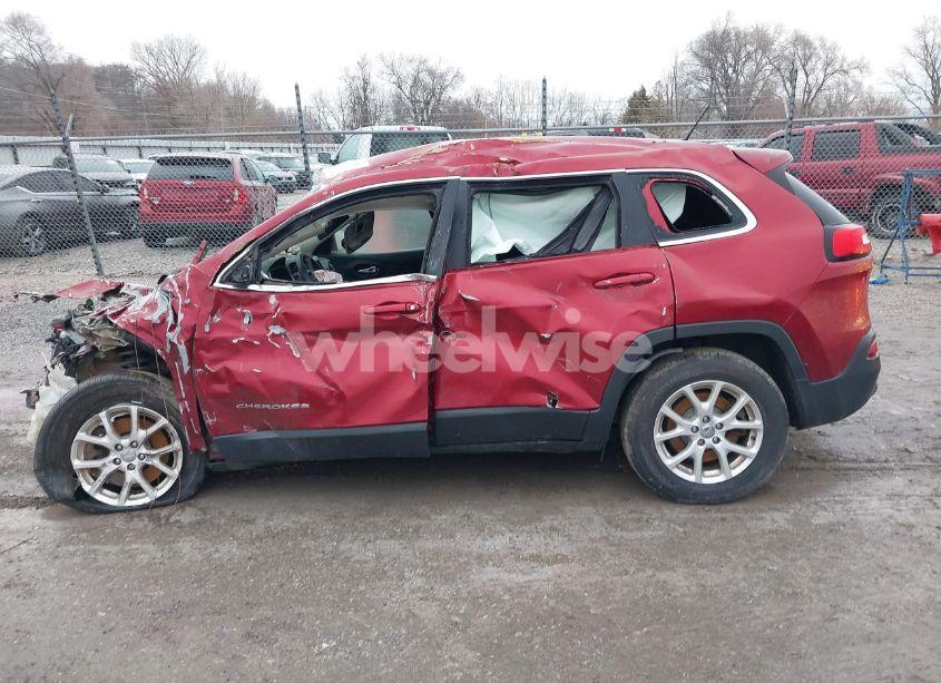 Photo 14 of 2015 Jeep Cherokee LATITUDE (VIN 1C4PJMCB8FW660213)
