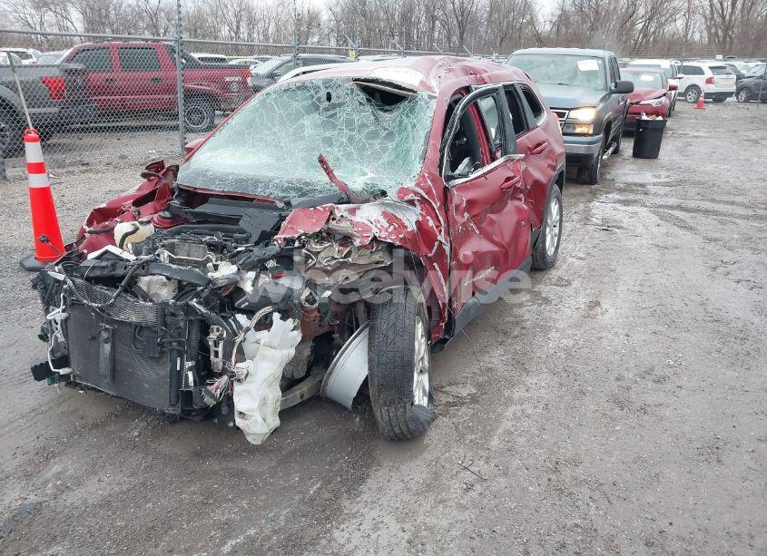 Photo 2 of 2015 Jeep Cherokee LATITUDE (VIN 1C4PJMCB8FW660213)