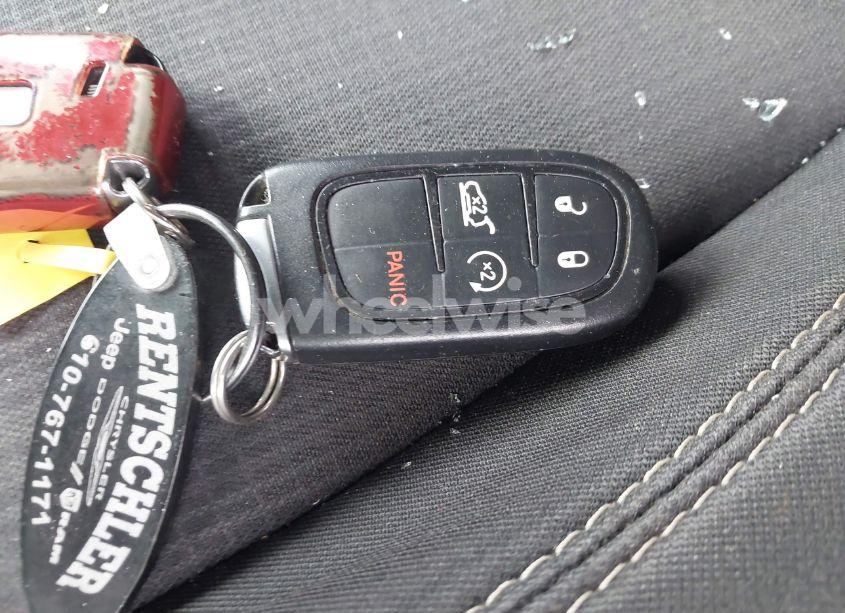 Photo 11 of 2015 Jeep Cherokee LATITUDE (VIN 1C4PJMCB8FW674578)