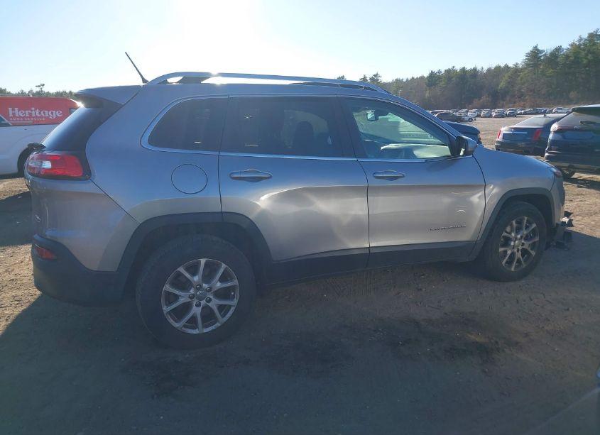 Photo 13 of 2015 Jeep Cherokee LATITUDE (VIN 1C4PJMCB8FW744399)