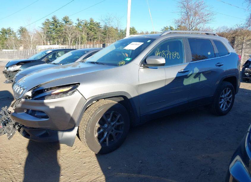 Photo 14 of 2015 Jeep Cherokee LATITUDE (VIN 1C4PJMCB8FW744399)