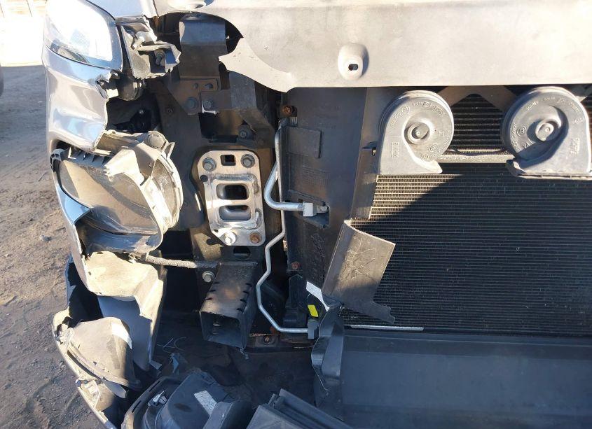 Photo 18 of 2015 Jeep Cherokee LATITUDE (VIN 1C4PJMCB8FW744399)