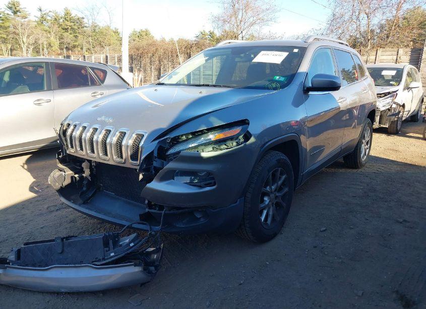 Photo 2 of 2015 Jeep Cherokee LATITUDE (VIN 1C4PJMCB8FW744399)