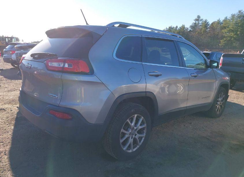 Photo 4 of 2015 Jeep Cherokee LATITUDE (VIN 1C4PJMCB8FW744399)