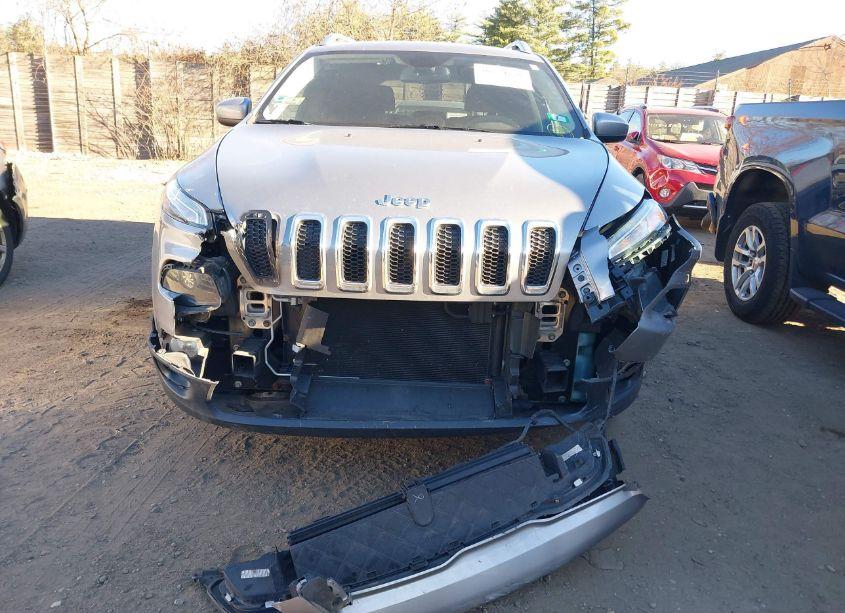 Photo 6 of 2015 Jeep Cherokee LATITUDE (VIN 1C4PJMCB8FW744399)