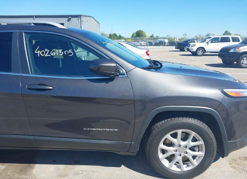 Photo 12 of 2015 Jeep Cherokee LATITUDE (VIN 1C4PJMCB8FW788208)