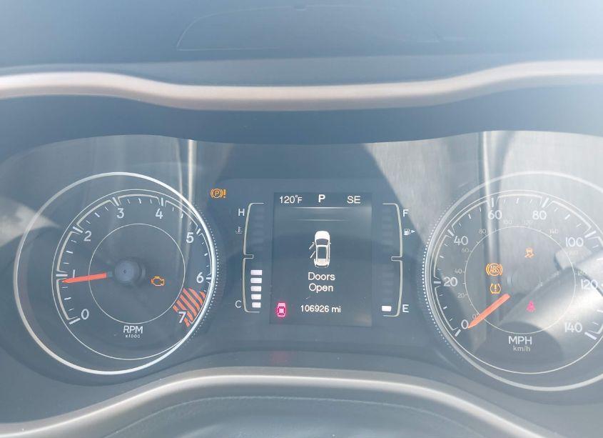 Photo 16 of 2015 Jeep Cherokee LATITUDE (VIN 1C4PJMCB8FW788208)