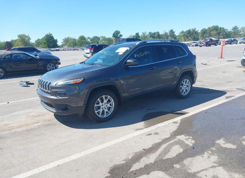 Photo 2 of 2015 Jeep Cherokee LATITUDE (VIN 1C4PJMCB8FW788208)