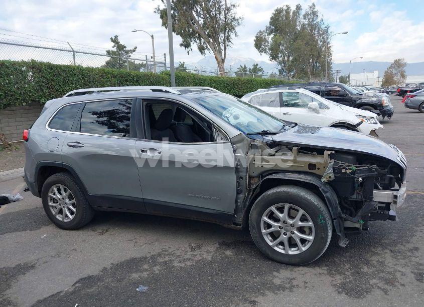 Photo 14 of 2016 Jeep Cherokee LATITUDE (VIN 1C4PJMCB8GW132799)