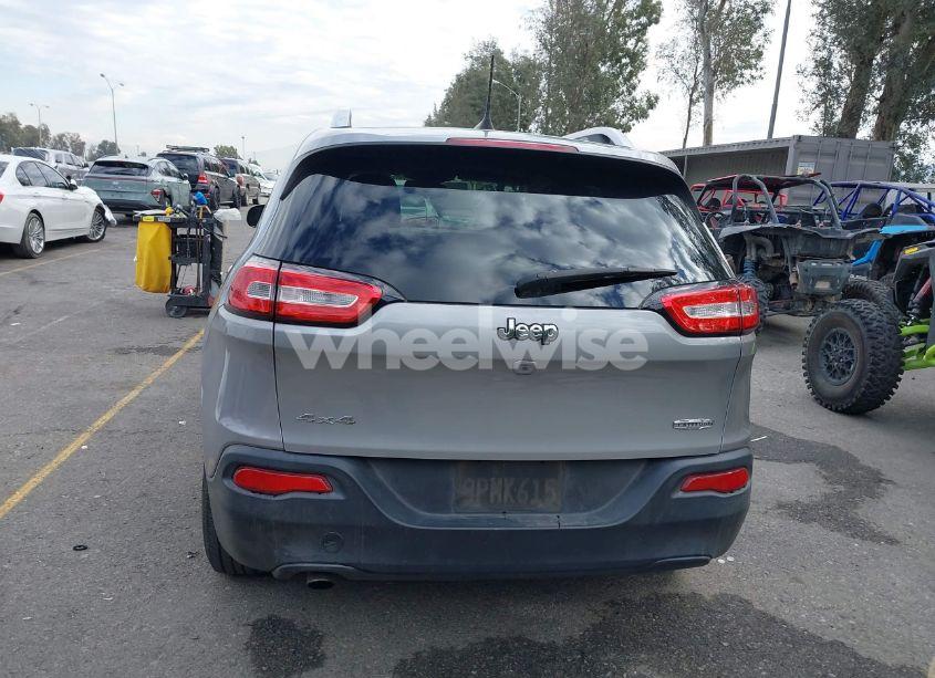 Photo 17 of 2016 Jeep Cherokee LATITUDE (VIN 1C4PJMCB8GW132799)