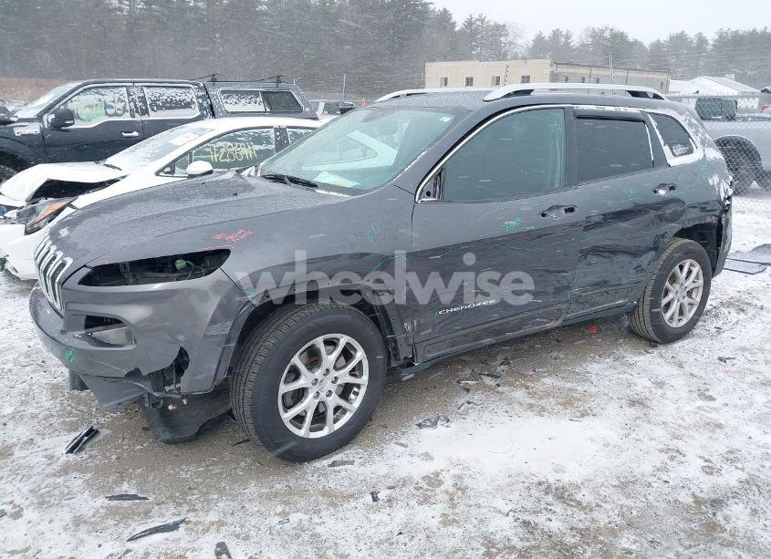 Photo 2 of 2016 Jeep Cherokee LATITUDE (VIN 1C4PJMCB8GW367333)
