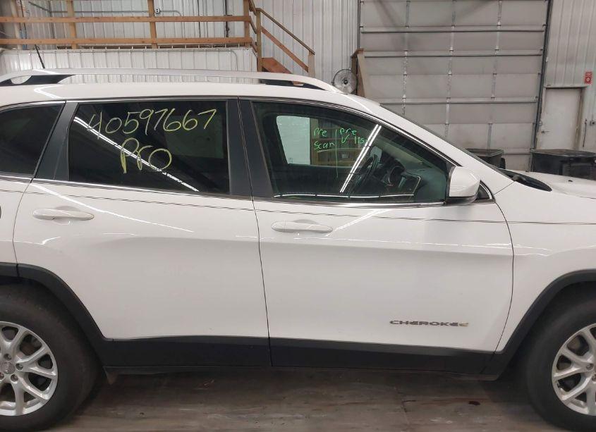 Photo 14 of 2017 Jeep Cherokee LATITUDE 4X4 (VIN 1C4PJMCB8HW621172)