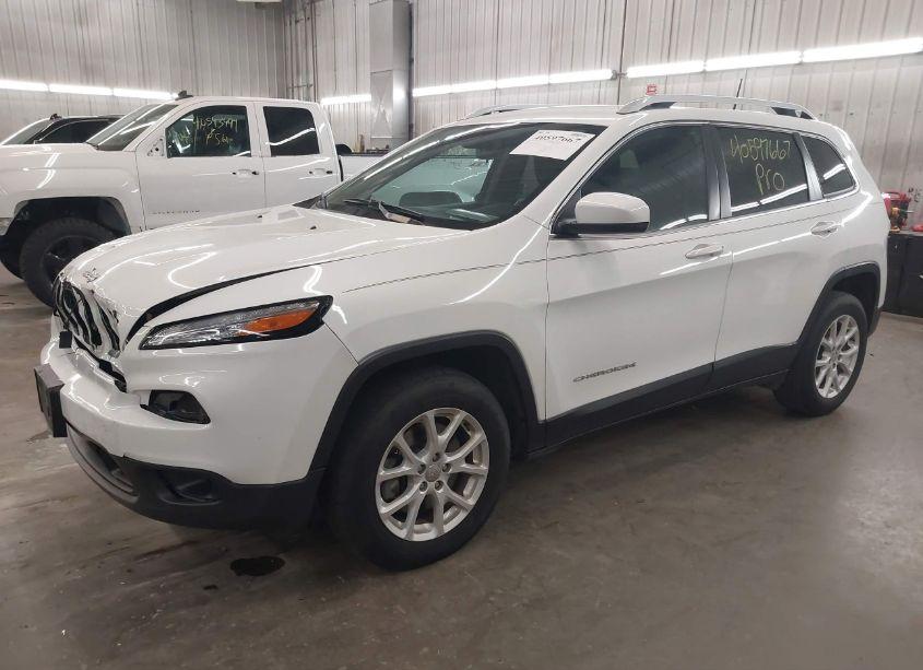 Photo 2 of 2017 Jeep Cherokee LATITUDE 4X4 (VIN 1C4PJMCB8HW621172)