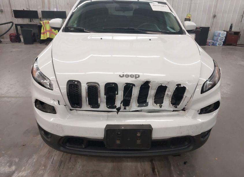 Photo 6 of 2017 Jeep Cherokee LATITUDE 4X4 (VIN 1C4PJMCB8HW621172)