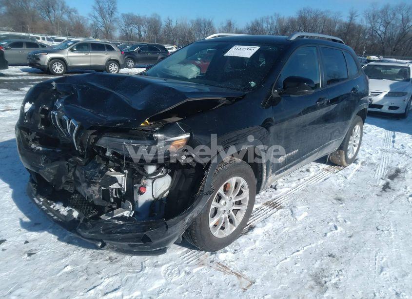 Photo 2 of 2020 Jeep Cherokee LATITUDE 4X4 (VIN 1C4PJMCB8LD560412)
