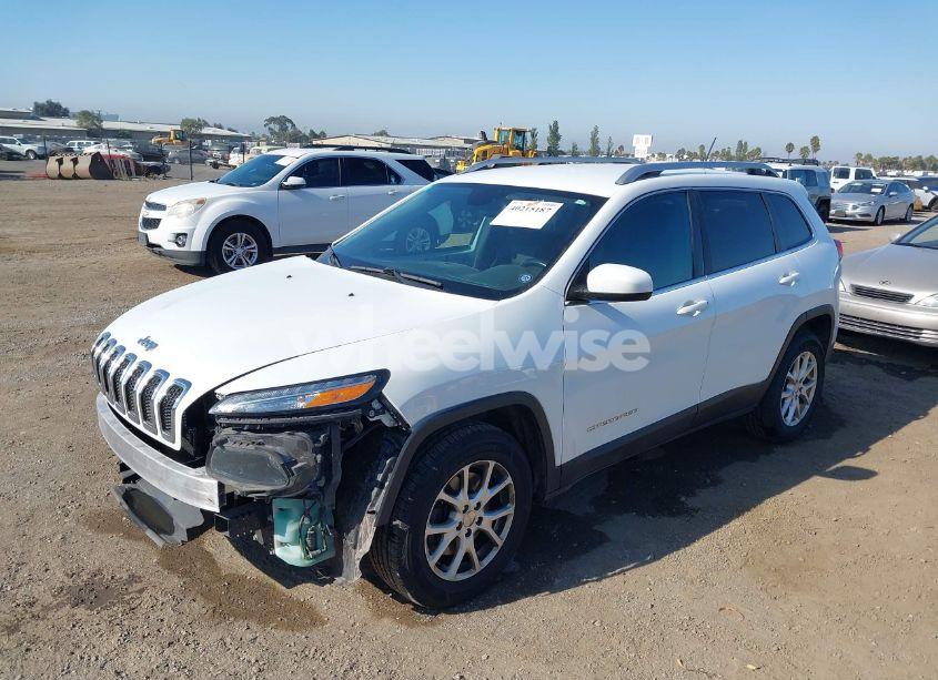 Photo 2 of 2014 Jeep Cherokee LATITUDE (VIN 1C4PJMCB9EW107164)
