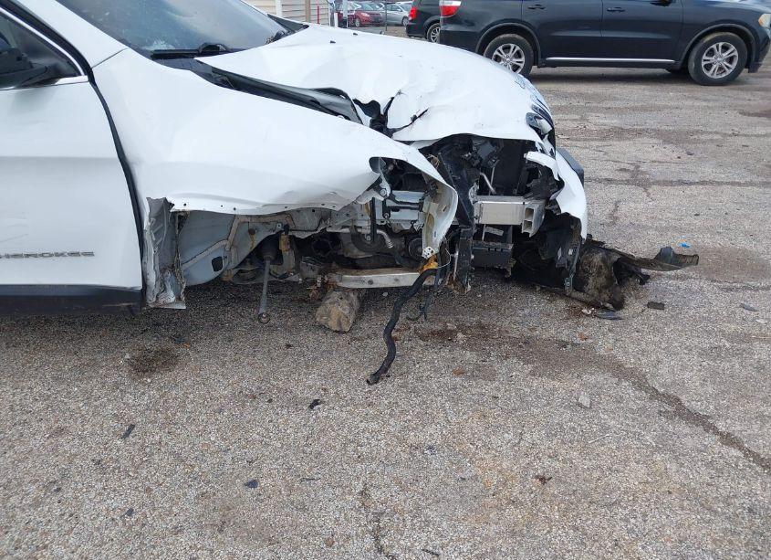 Photo 20 of 2014 Jeep Cherokee LATITUDE (VIN 1C4PJMCB9EW303265)