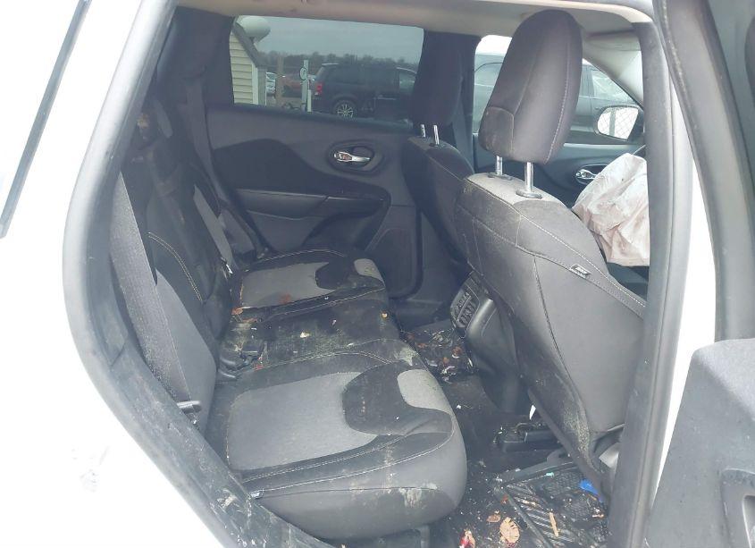 Photo 8 of 2014 Jeep Cherokee LATITUDE (VIN 1C4PJMCB9EW303265)