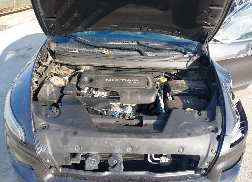 Photo 10 of 2015 Jeep Cherokee LATITUDE (VIN 1C4PJMCB9FW514337)