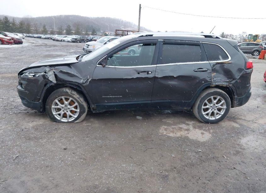 Photo 6 of 2015 Jeep Cherokee LATITUDE (VIN 1C4PJMCB9FW514337)