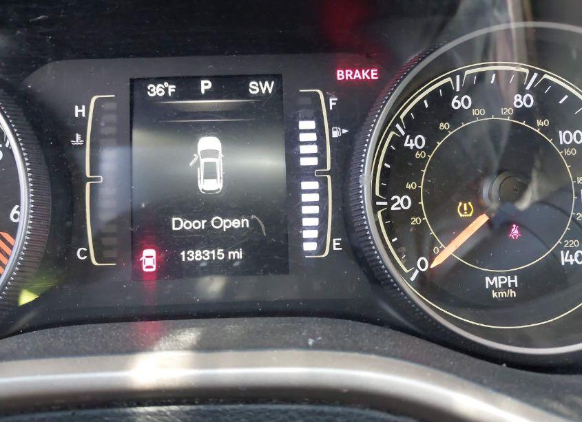 Photo 15 of 2015 Jeep Cherokee LATITUDE (VIN 1C4PJMCB9FW571217)