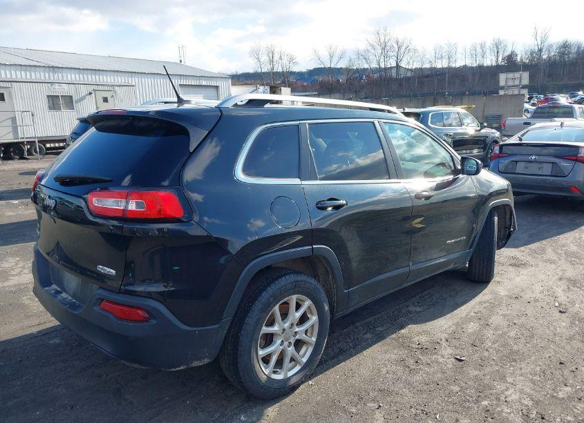 Photo 4 of 2015 Jeep Cherokee LATITUDE (VIN 1C4PJMCB9FW571217)