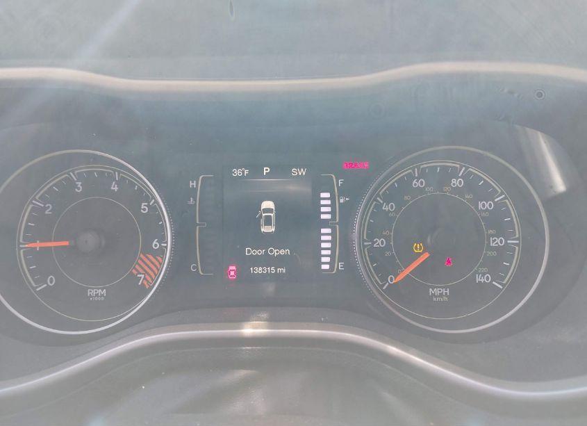 Photo 7 of 2015 Jeep Cherokee LATITUDE (VIN 1C4PJMCB9FW571217)