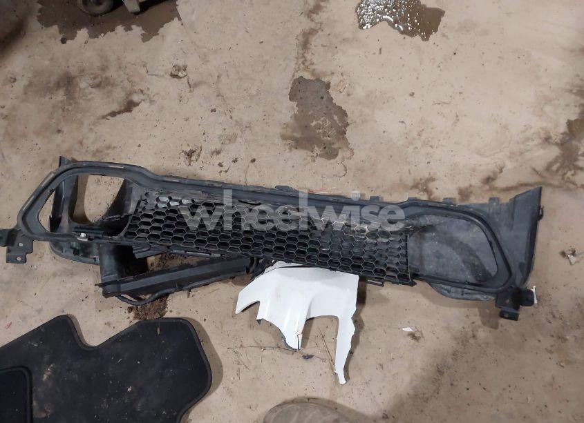 Photo 12 of 2015 Jeep Cherokee LATITUDE (VIN 1C4PJMCB9FW645056)