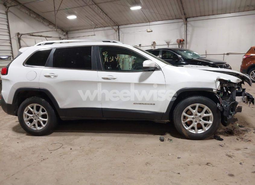 Photo 14 of 2015 Jeep Cherokee LATITUDE (VIN 1C4PJMCB9FW645056)