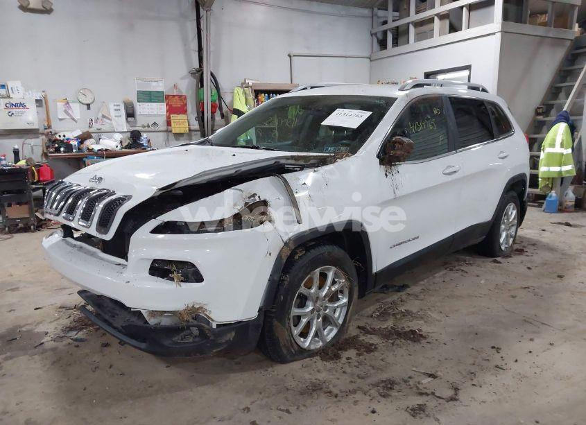 Photo 2 of 2015 Jeep Cherokee LATITUDE (VIN 1C4PJMCB9FW645056)