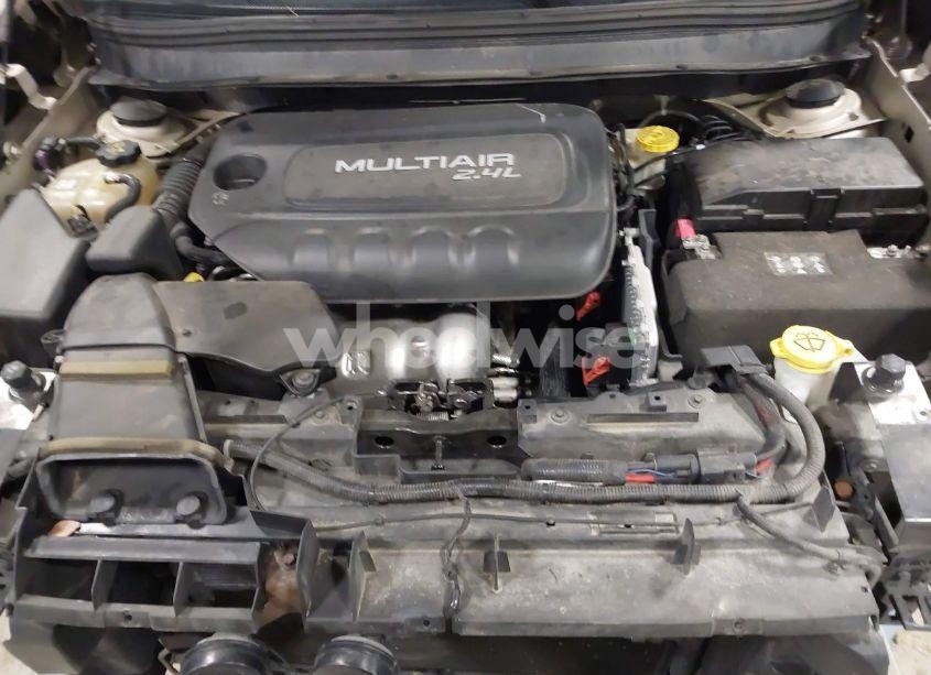 Photo 10 of 2015 Jeep Cherokee LATITUDE (VIN 1C4PJMCB9FW734254)