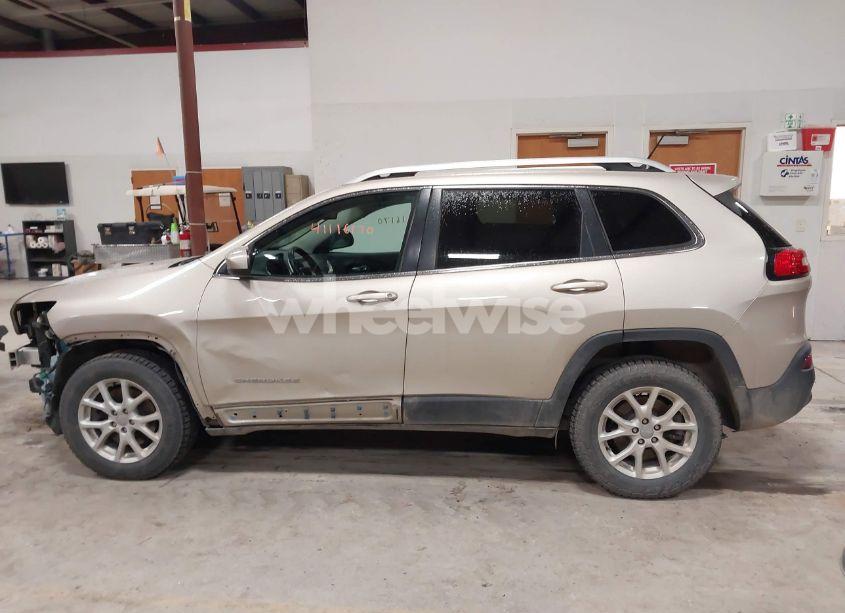 Photo 14 of 2015 Jeep Cherokee LATITUDE (VIN 1C4PJMCB9FW734254)