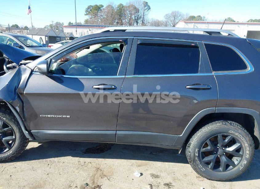 Photo 14 of 2016 Jeep Cherokee LATITUDE (VIN 1C4PJMCB9GW100685)
